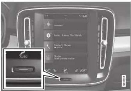 VOLVO XC40 (2017) - Åbne eller lukke en delvisning i fuldskærmstilstand - 3