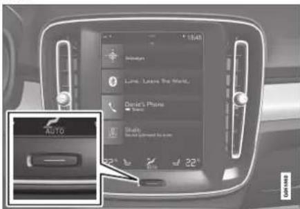 VOLVO XC40 (2017) - Aktivere og deaktivere midterdisplay - 1
