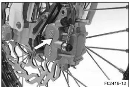 HUSQVARNA FR 450 Rally (2020) - Removing front wheel - 1