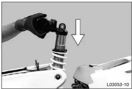 HUSQVARNA FR 450 Rally (2020) - Installing the shock absorber - 1