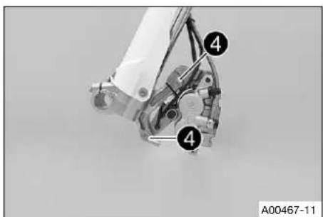 HUSQVARNA FR 450 Rally (2019) - Installing the fork legs - 3
