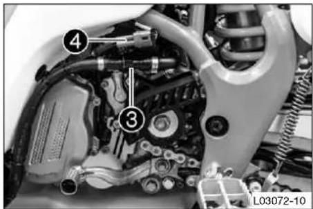 Technical diagram of a vehicle engine compartment with numbered parts and L03072-10 label