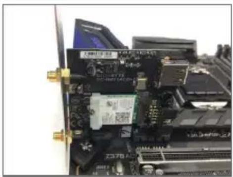 GIGABYTE GC-WB11ACD-I - Installing the Wi-Fi/Bluetooth Card・安装Wi-Fi/藍牙卡 安装Wi-Fi/蓝牙卡・Wi-Fi/Bluetoothカードを取り付ける - 2