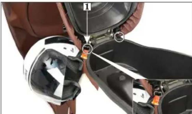 HERO Maestro Edge 125 (2020) - Helmet holder - 1
