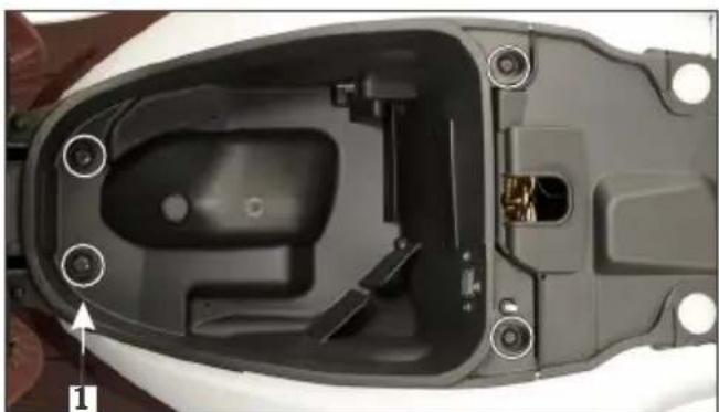 HERO Maestro Edge 125 (2020) - Center compartment Removal - 1