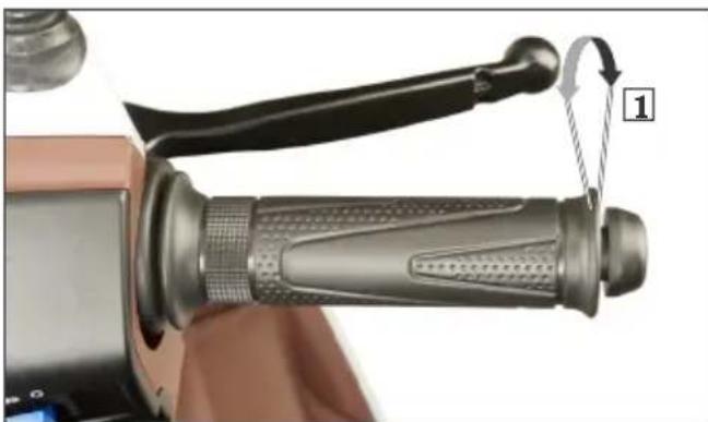HERO Maestro Edge 125 (2020) - THROTTLE OPERATION Cable Inspection - 1