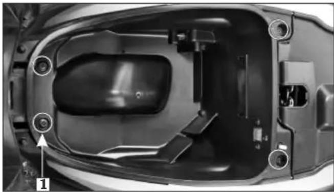 HERO Maestro Edge (2015) - BODY PARTS REMOVAL Center compartment Removal - 1