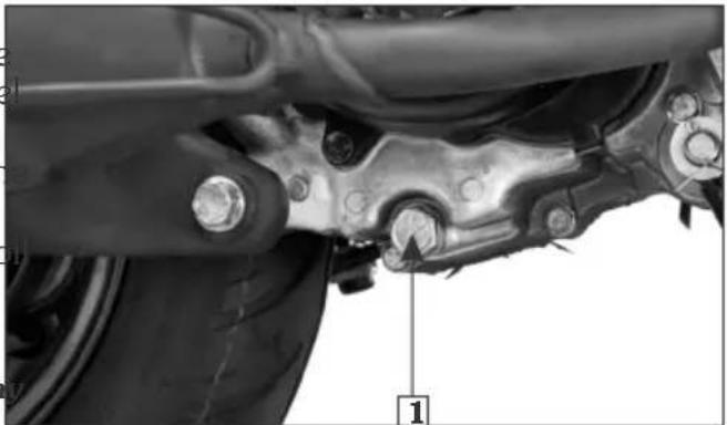 HERO Maestro Edge (2015) - Engine oil replacement/Oil strainer cleaning - 1
