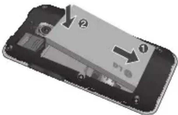 LG E720 - Sätta i SIM-kortet och batteriet - 3