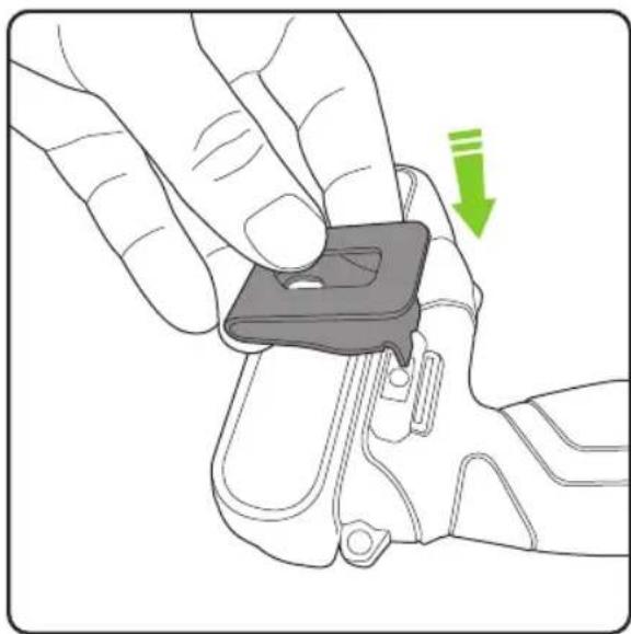 G-TECHNOLOGY CCD001 - Attaching the belt clip - 1