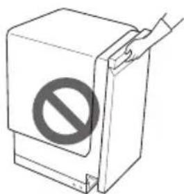 Diagram showing a prohibition symbol on a device with a hand holding a clip
