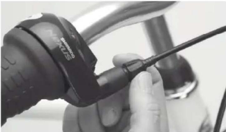 Biltema 27-2124 - Kontrollere batterispenningen - 1