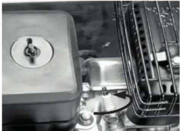 Biltema GS 400 - Service av tändstift - 2