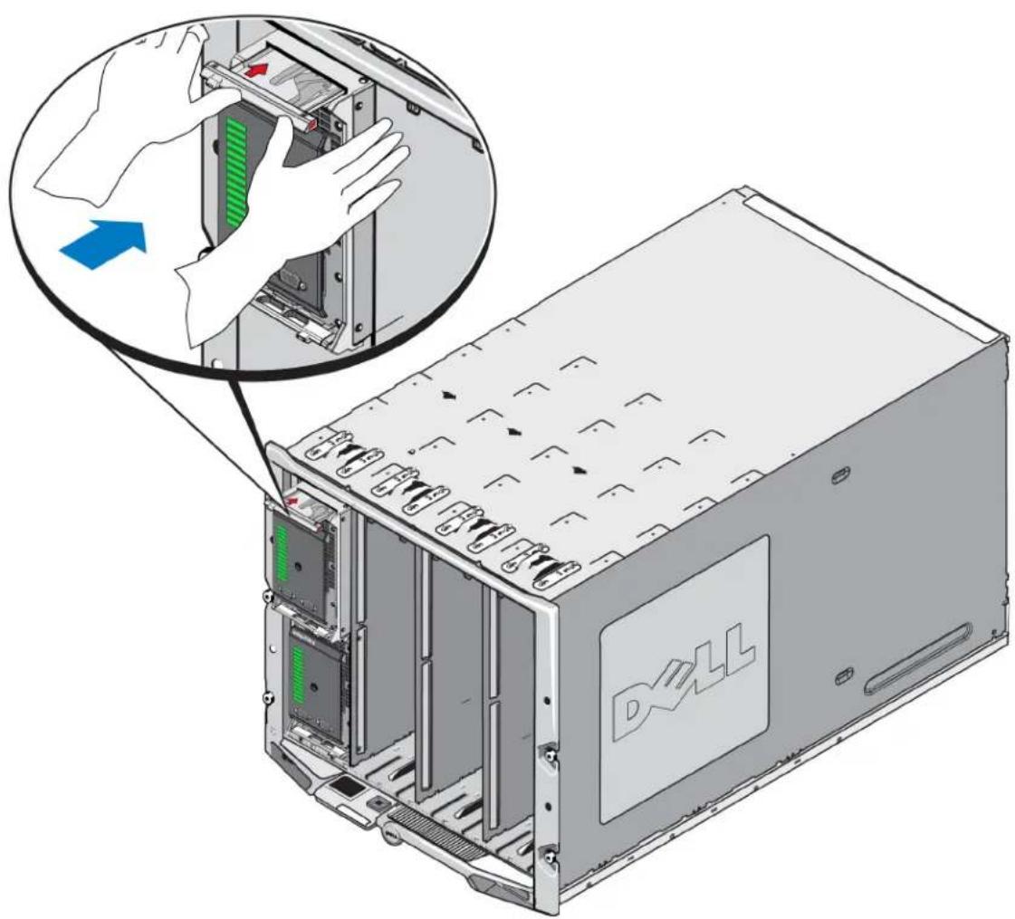 DELL EqualLogic PS M4110 - Wenn Sie das Array in einen unteren Steckplatz im M1000e-Gehäuse einsetzen - 5