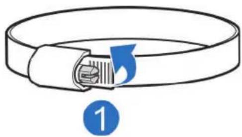 ZTE MC7010 - • Installation an einem Mast - 1