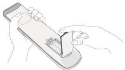 BENQ RE8603A - Installing remote control batteries - 3