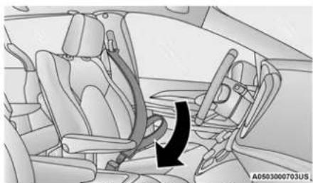 Chrysler Pacifica Hybrid (2023) - Lap/Shoulder Belt Operating Instructions - 2