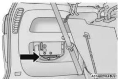Chrysler Pacifica Hybrid (2023) - Emergency Gas Can Refueling - 1
