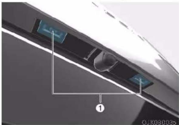 Genesis GV70 (2023) - License Plate Lamp Replacement - 1