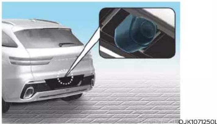 Genesis GV70 (2023) - Reverse Parking Collision-Avoidance Assist disabled - 1