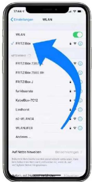 17:44 Einstellungen WLAN WLAN ✓ FRITZ!Box NETZWERKE FRITZ!Box 7362 FRITZ!Box 7560 XH FRITZ!Box J funkbuerste KabelBox-7C12 Lindhorst o2-WLAN04 WLANUFER Anderes ... Auf Netze hinweisen Benauchrichtigen > Autom. mit Hotspot veränder Hirksleihen