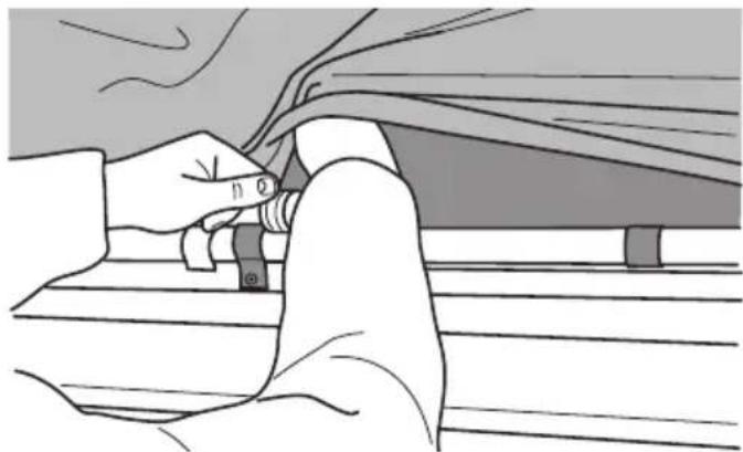 DOMETIC TMA100 - Setting up the roof tent - 5