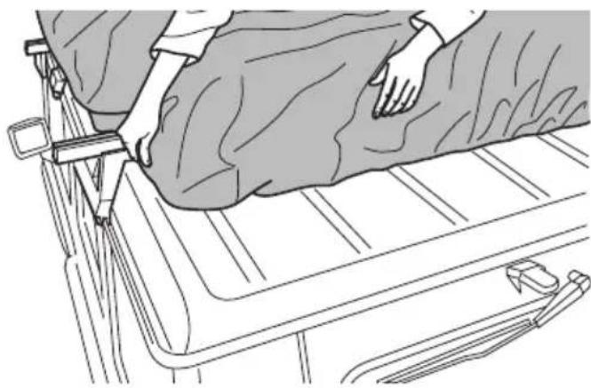DOMETIC TMA100 - Setting up the roof tent - 2