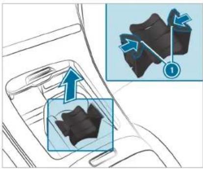 Mercedes-Benz C-Class Sedan (2024) - WARNING Risk of injury due to objects being stowed incorrectly - 1