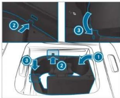 Mercedes-Benz C-Class Sedan (2024) - WARNING Risk of injury due to objects being stowed incorrectly - 4