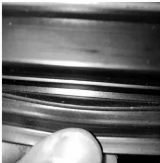 Perlick HB24FS - CAUTION Do not overtighten wood overlay attachment screws, as this may damage the factory supplied door frame. - 2