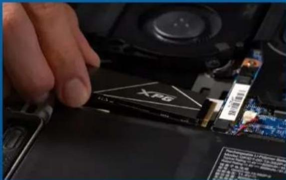 ADATA LEGEND 970 Pro - M.2 SSDのスロット位置とねじを確認する - 1