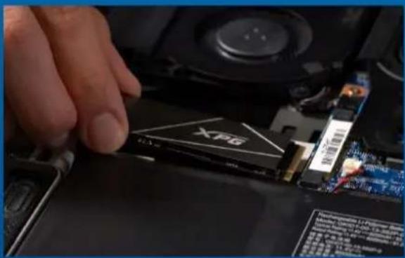 ADATA LEGEND 970 Pro - 2.LOCALIZARLARANURAPCIEM.2 YCONFIRMARQUETIENE TORNILLOS - 1