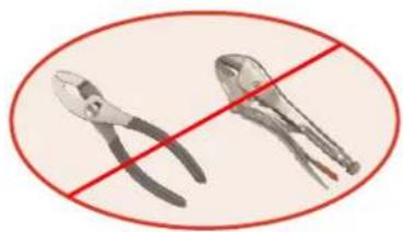 Two metal pliers crossed out by a red diagonal line, no text or symbols present