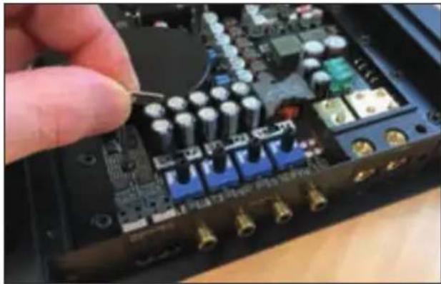 Helix C ONE - Installation of the HELIX Digital Input Module HDM 1 - 2