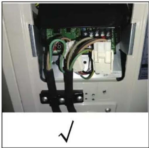 Nabo Easy Connect 12100 - SÄMTLICHE DER VERDRAHTUNGSARBEITEN MÜSSEN IN STRIKTER ÜBEREINSTIMMUNG MIT DEM VERDRAHTUNGSPLAN DURCHGEFÜHRT WERDEN, DER SICH AUF DER INNENSEITE DER ABDECKUNG IHRER AUSSENEINHEIT BEFINDET. - 5