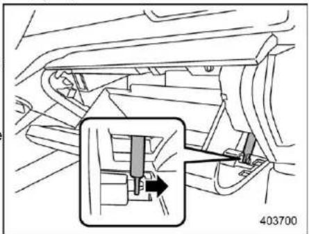 SUBARU Impreza Wagon (1995) - ■ Replacing the Cabin Air Filter - 1