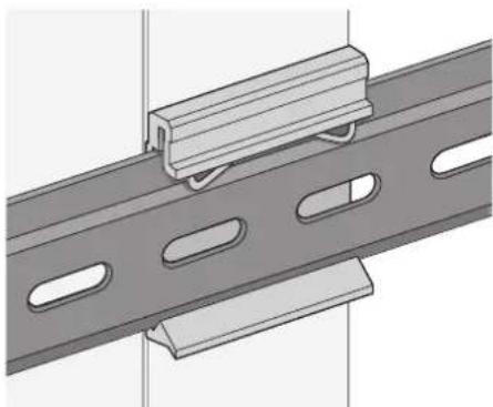 Advantech EKI-7720E-4FI-AE - Installing the DIN-Rail Mounting Kit - 3