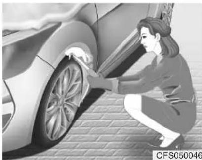 HYUNDAI Velostar (2012) - WINTER DRIVING - 1