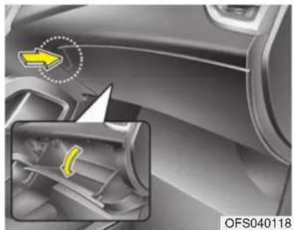 HYUNDAI Velostar (2012) - Center console storage - 1