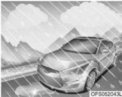 HYUNDAI Velostar (2012) - Driving at night - 1