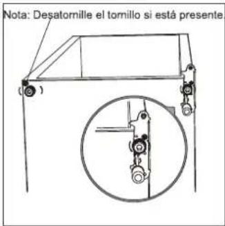 Nota: Desatomille el tornillo si está presente