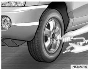 HYUNDAI Santa FE (2000) - Wheel nut tightening torque: - 1