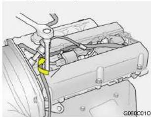HYUNDAI Santa FE (2000) - Changing the Spark Plugs - 1