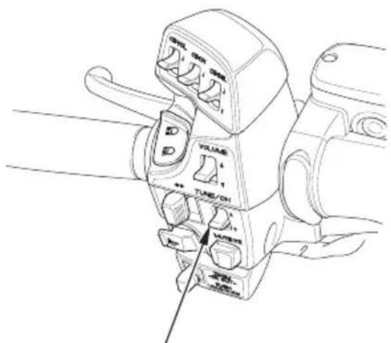 Honda Gold Wing Airbag (2012) - Playing a USB Flash Drive - 6