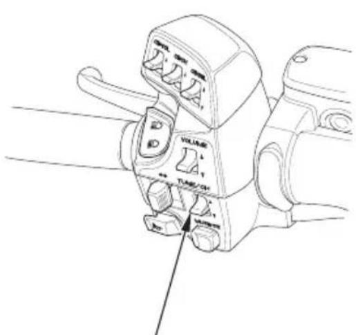 Honda Gold Wing Airbag (2012) - Playing a USB Flash Drive - 5