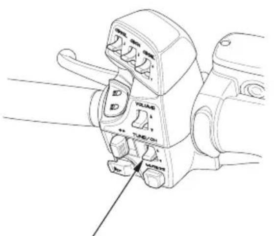 Honda Gold Wing Airbag (2012) - Playing an iPod - 5
