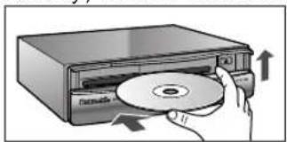PANASONIC CY-TM100N - Nachdem das Software-Upgrade beendet ist, werfen Sie die Upgrade-Disc aus und setzen Sie die Kartendisc (DVD-SDAL-formatierte Kartendisc (TMC-Ready)) ein. - 2