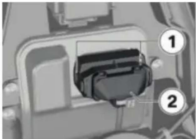 BMW C 400 GT (2025) - Diagnosestecker einbauen - 1