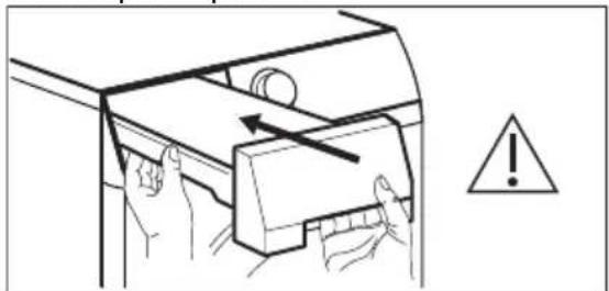 AEG ATW5B10 - Svuotamento del contenitore dell'acqua - 3