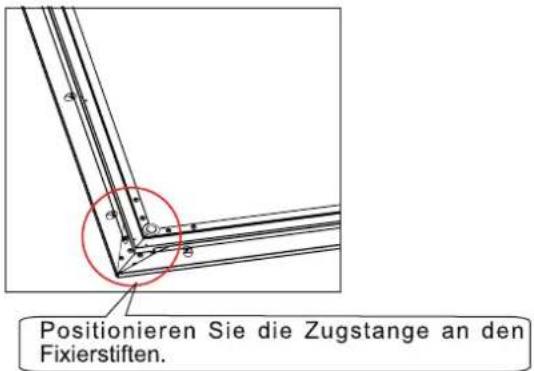 Positionieren Sie die Zugstange an den Fixierstiften.